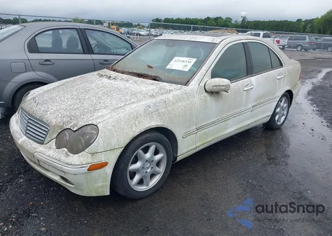 2004 Mercedes-Benz C 240 4Matic z USA, uszkodzony, nr VIN WDBRF81J54F470702